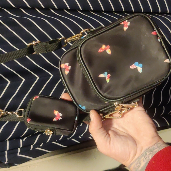 LD Crossbody Bag w/ attached & matching change purse - Picture 3 of 6